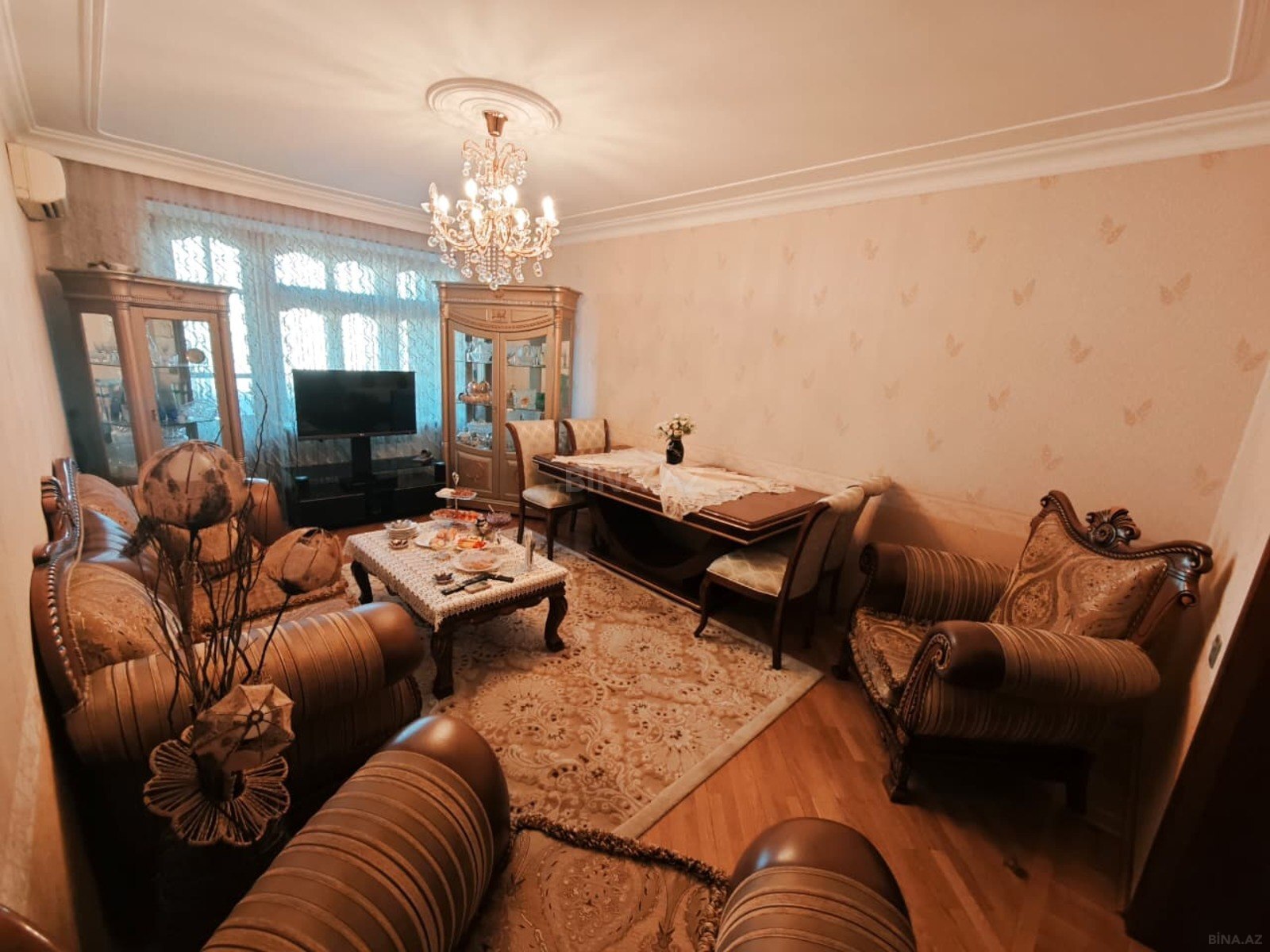 3 otaqlı Köhnə tikili, Qara Qarayev m., Bakı