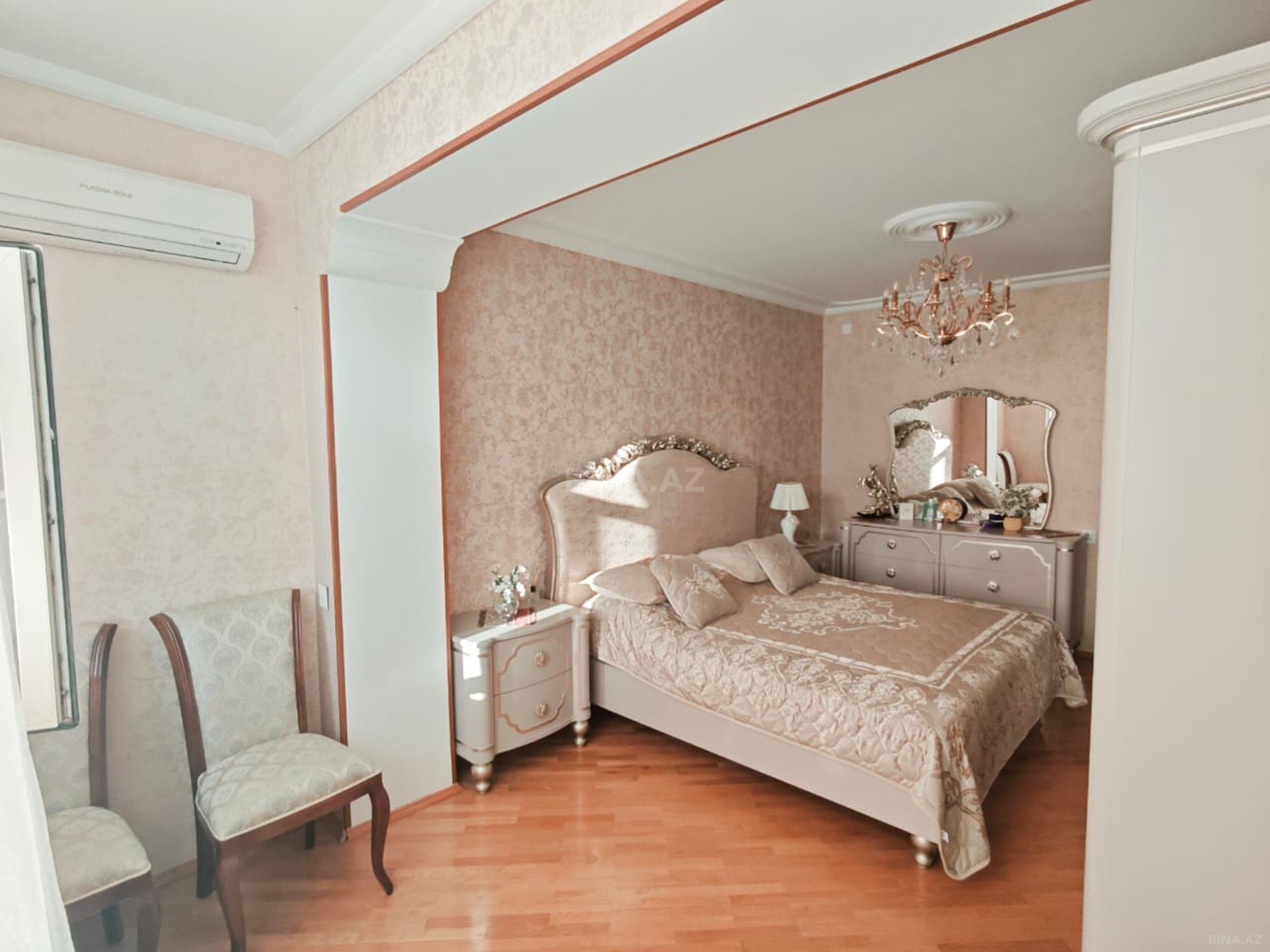 3 otaqlı Köhnə tikili, Qara Qarayev m., Bakı