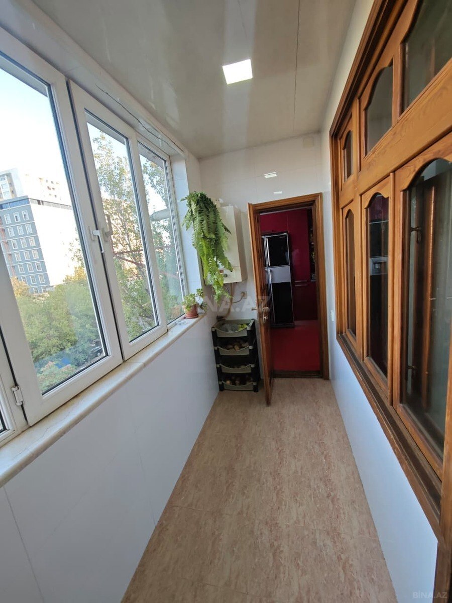 3 otaqlı Köhnə tikili, Qara Qarayev m., Bakı