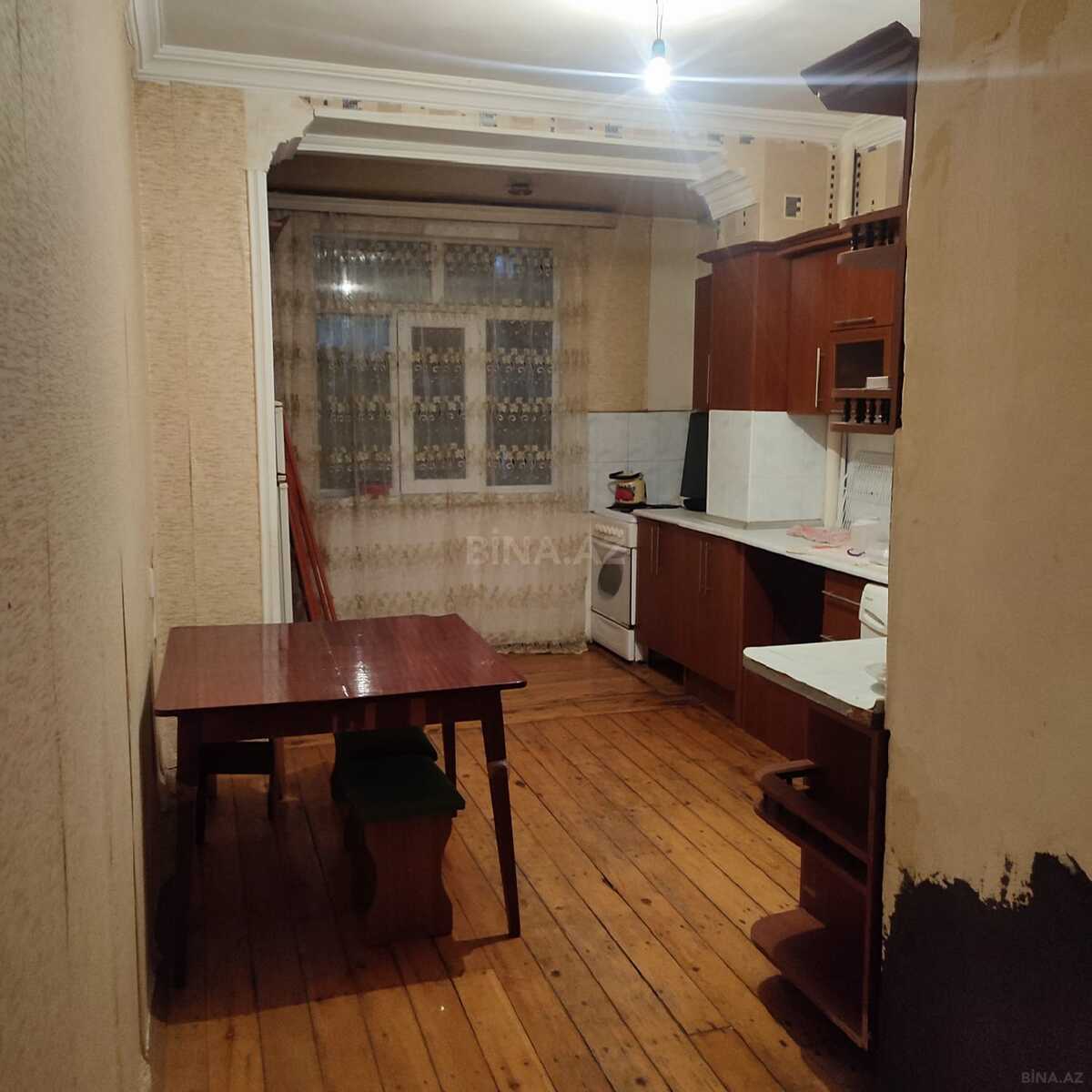 2 otaqlı Köhnə tikili, Bakıxanov q., Bakı