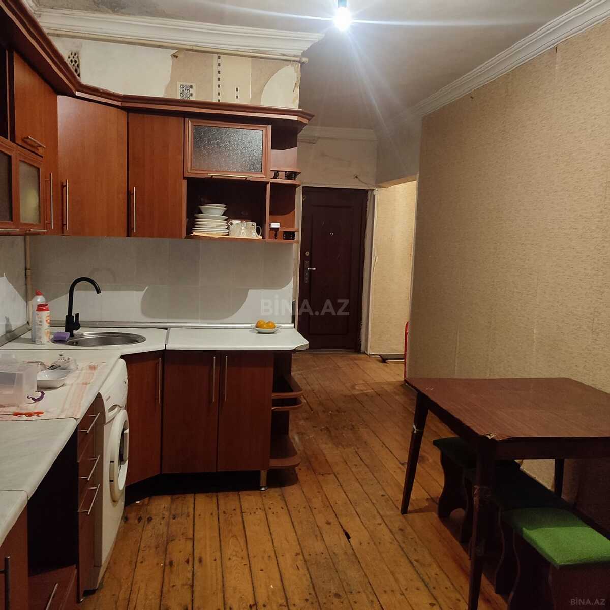 2 otaqlı Köhnə tikili, Bakıxanov q., Bakı