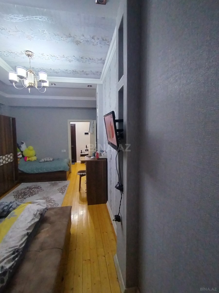 3 otaqlı Yeni tikili, Xırdalan