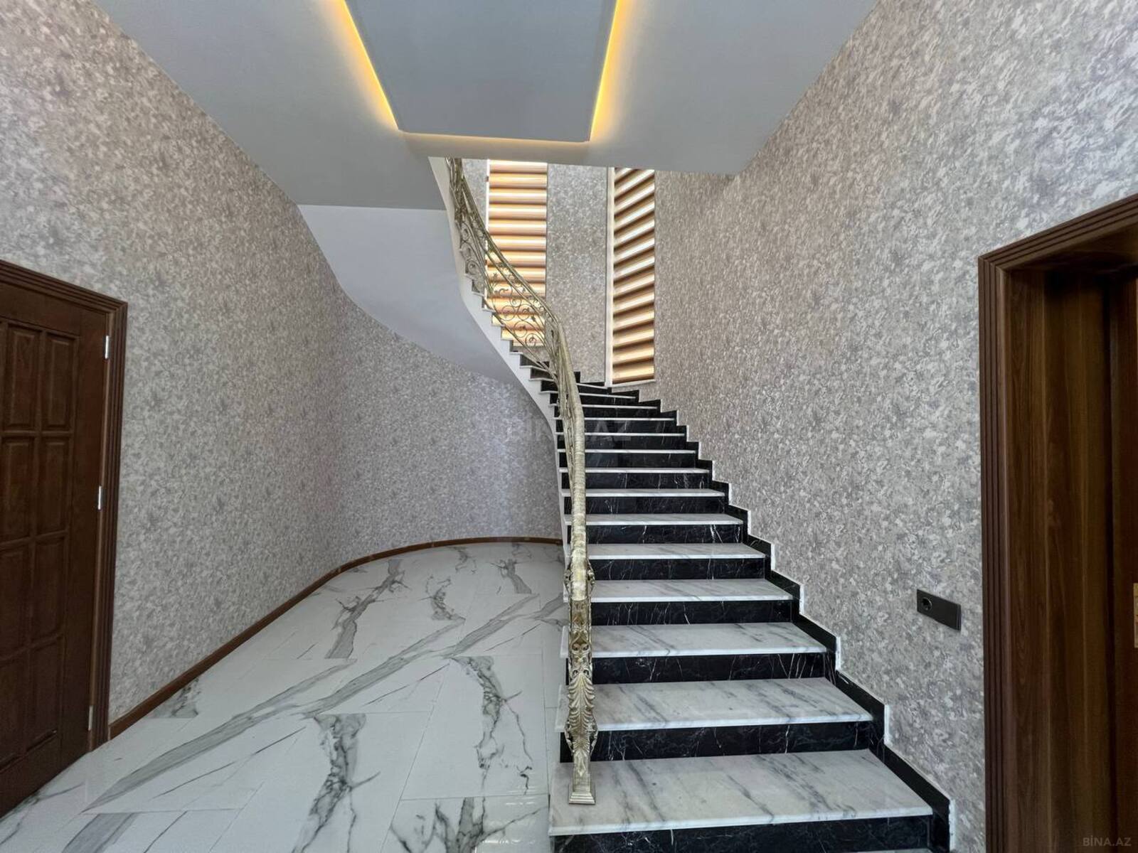 6 otaqlı Həyət evi/Bağ evi, Mərdəkan q., Bakı