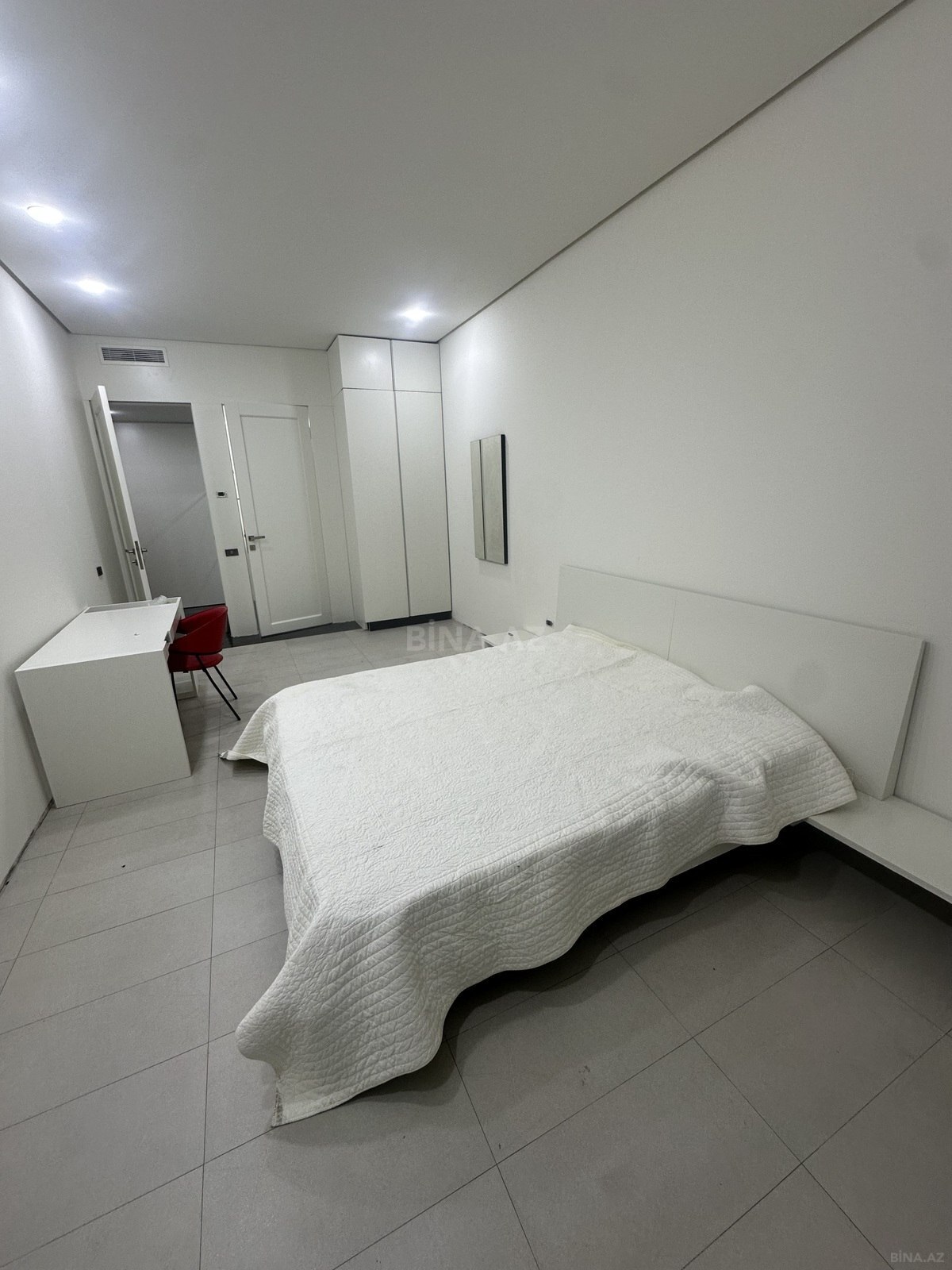3 otaqlı Yeni tikili, Şah İsmayıl Xətai m., Bakı