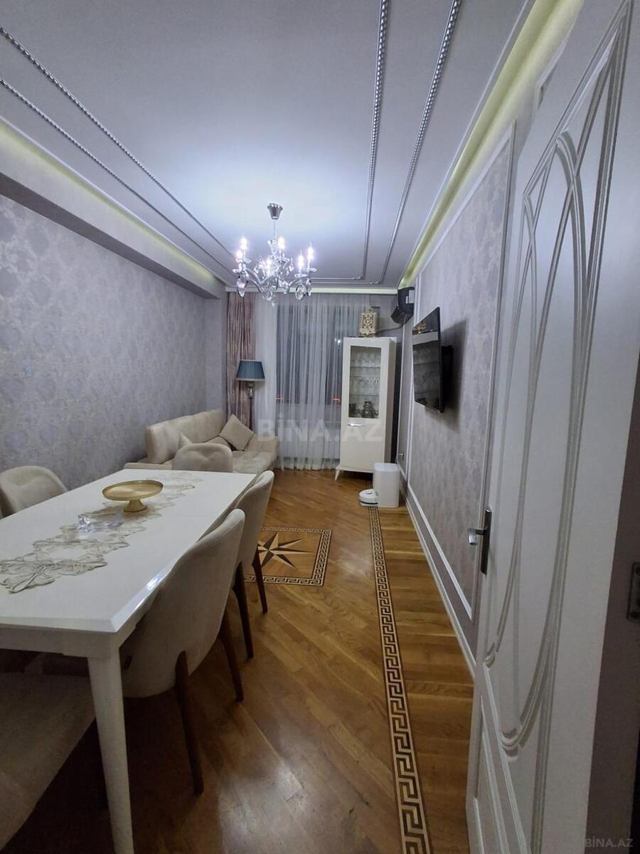 3 otaqlı Yeni tikili, Xırdalan