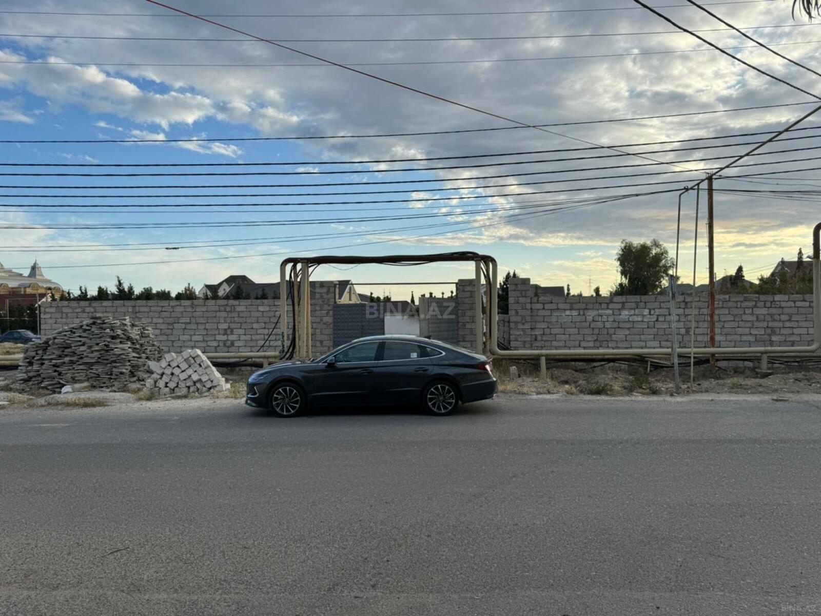 Torpaq satılır, Şüvəlan, Bakı