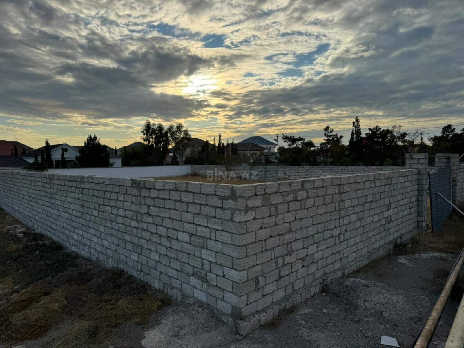 Torpaq satılır, Şüvəlan, Bakı