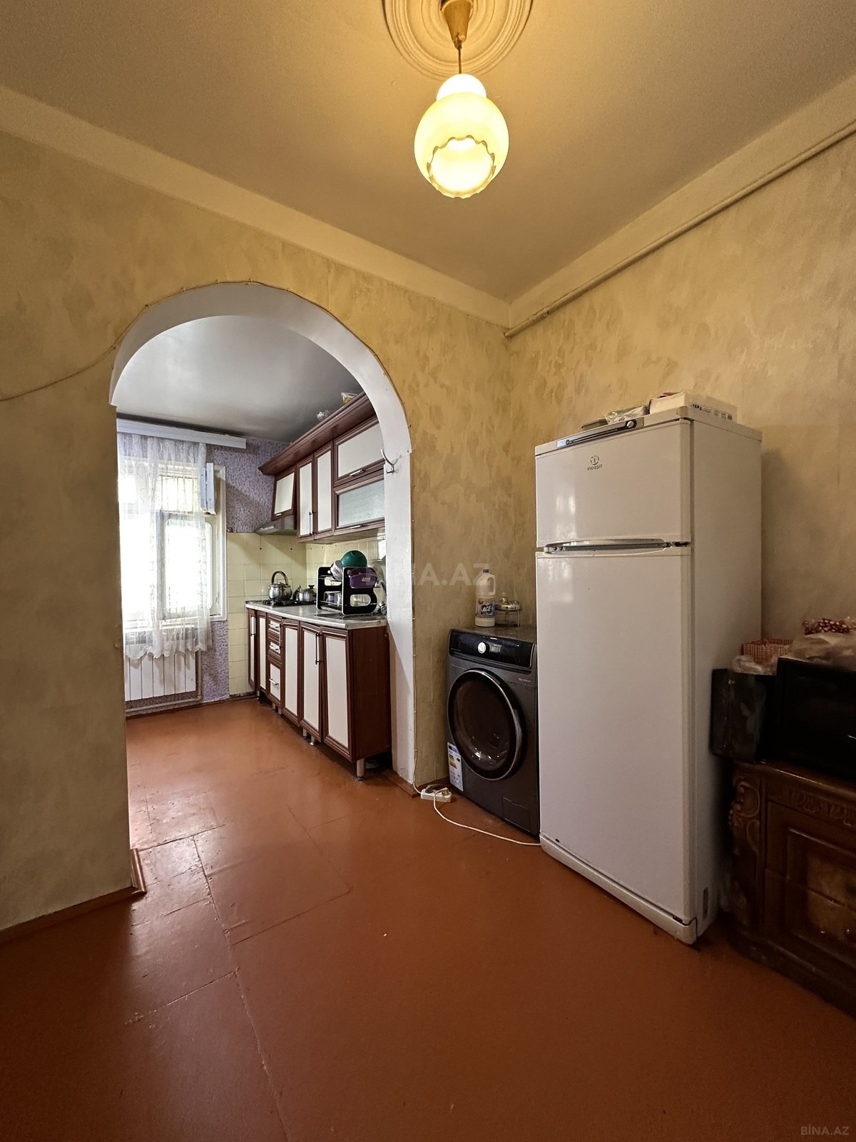 3 otaqlı Köhnə tikili, Memar Əcəmi m., Bakı