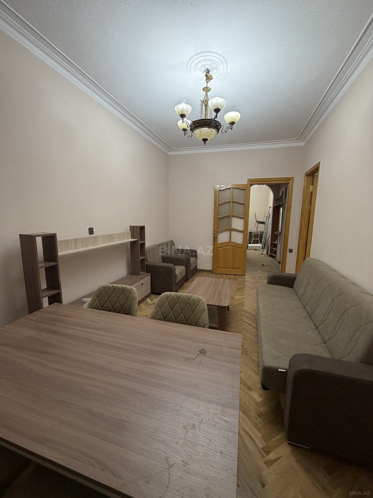 3 otaqlı Köhnə tikili, Nizami m., Bakı