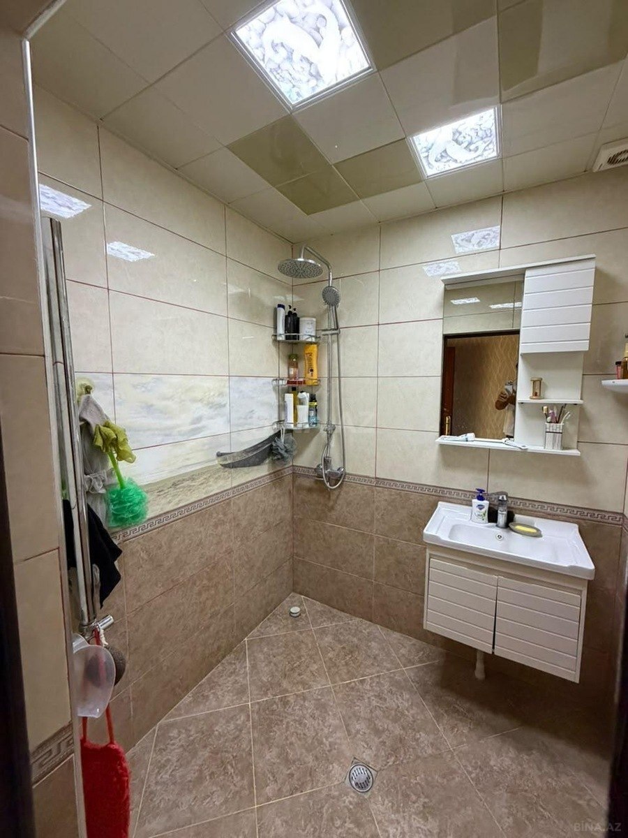 3 otaqlı Köhnə tikili, Həzi Aslanov m., Bakı