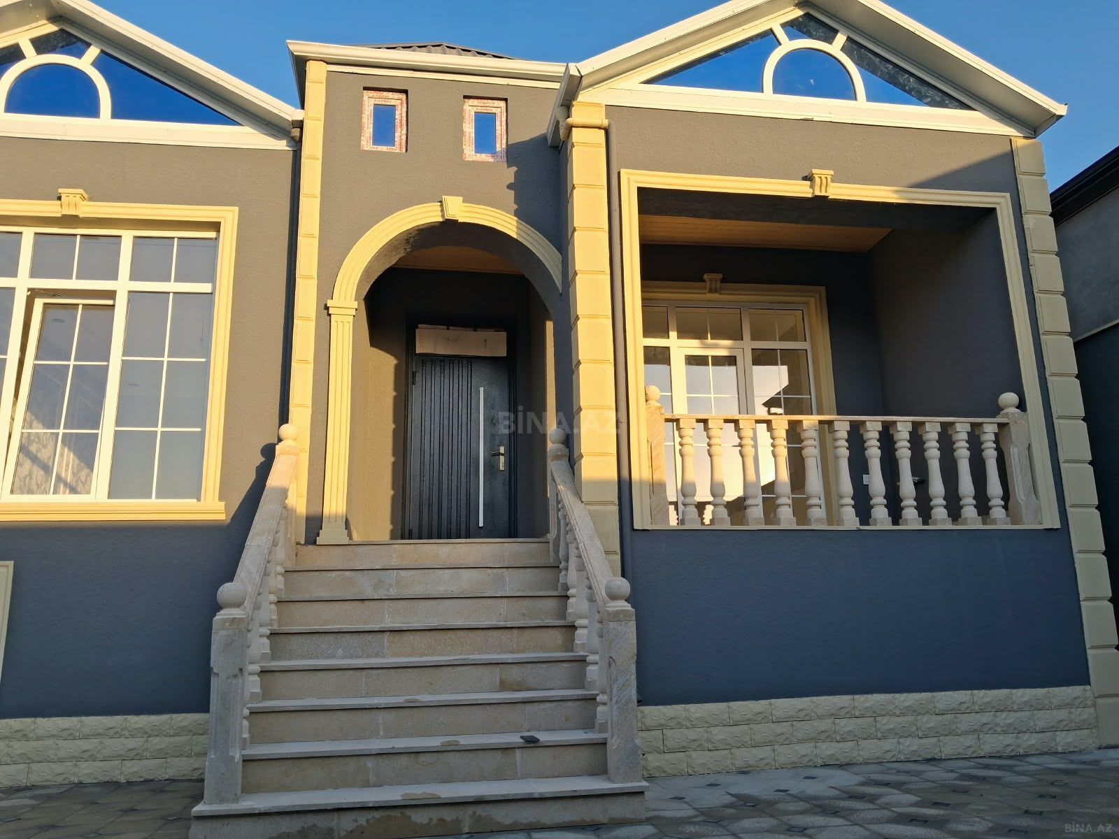 4 otaqlı, 125.0 m², Savalan