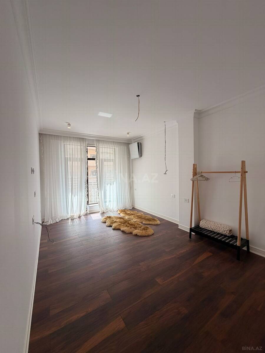 3 otaqlı Yeni tikili, Şah İsmayıl Xətai m., Bakı