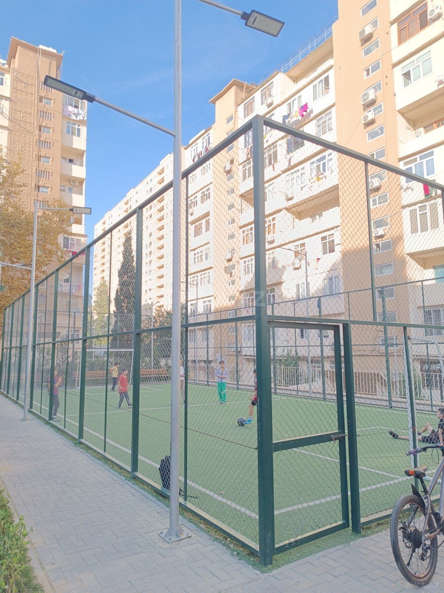 4 otaqlı Köhnə tikili, Yeni Yasamal q., Bakı