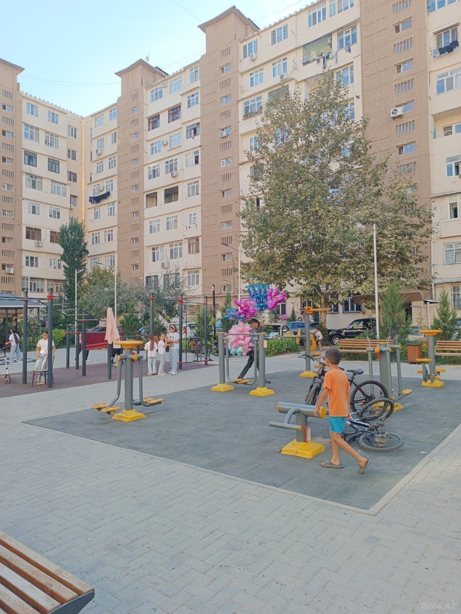 4 otaqlı Köhnə tikili, Yeni Yasamal q., Bakı