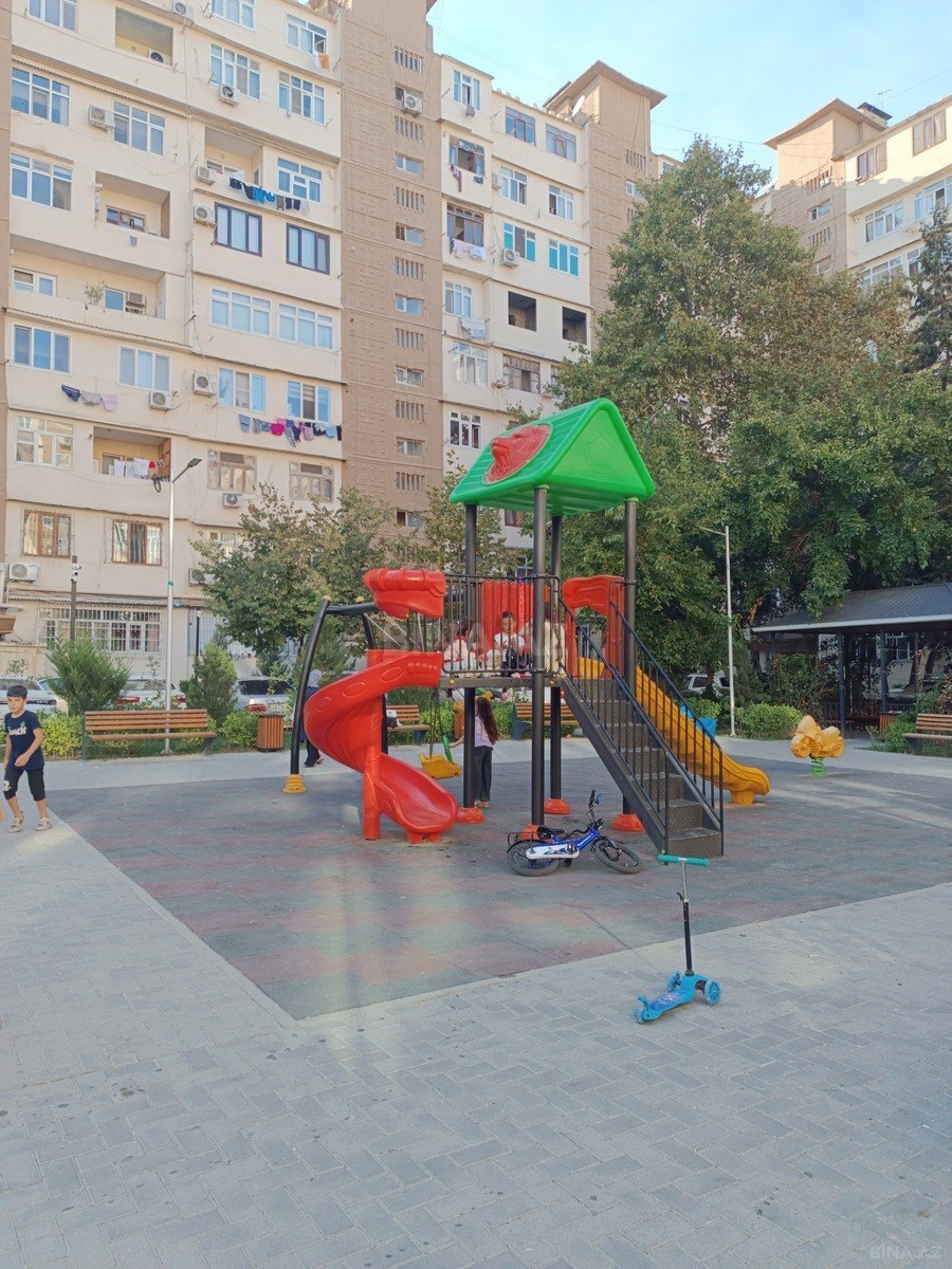 4 otaqlı Köhnə tikili, Yeni Yasamal q., Bakı