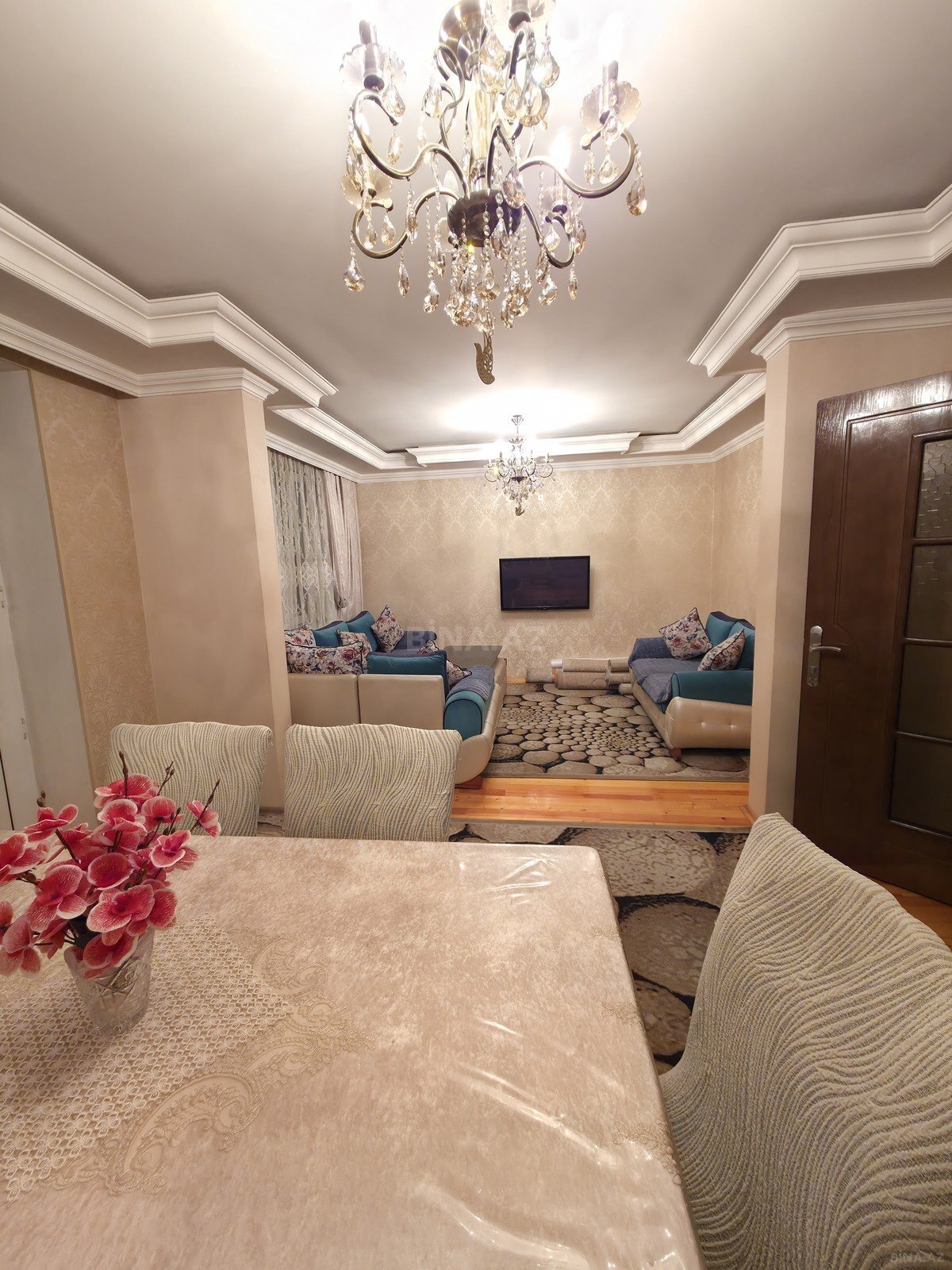 4 otaqlı Köhnə tikili, Qaraçuxur q., Bakı