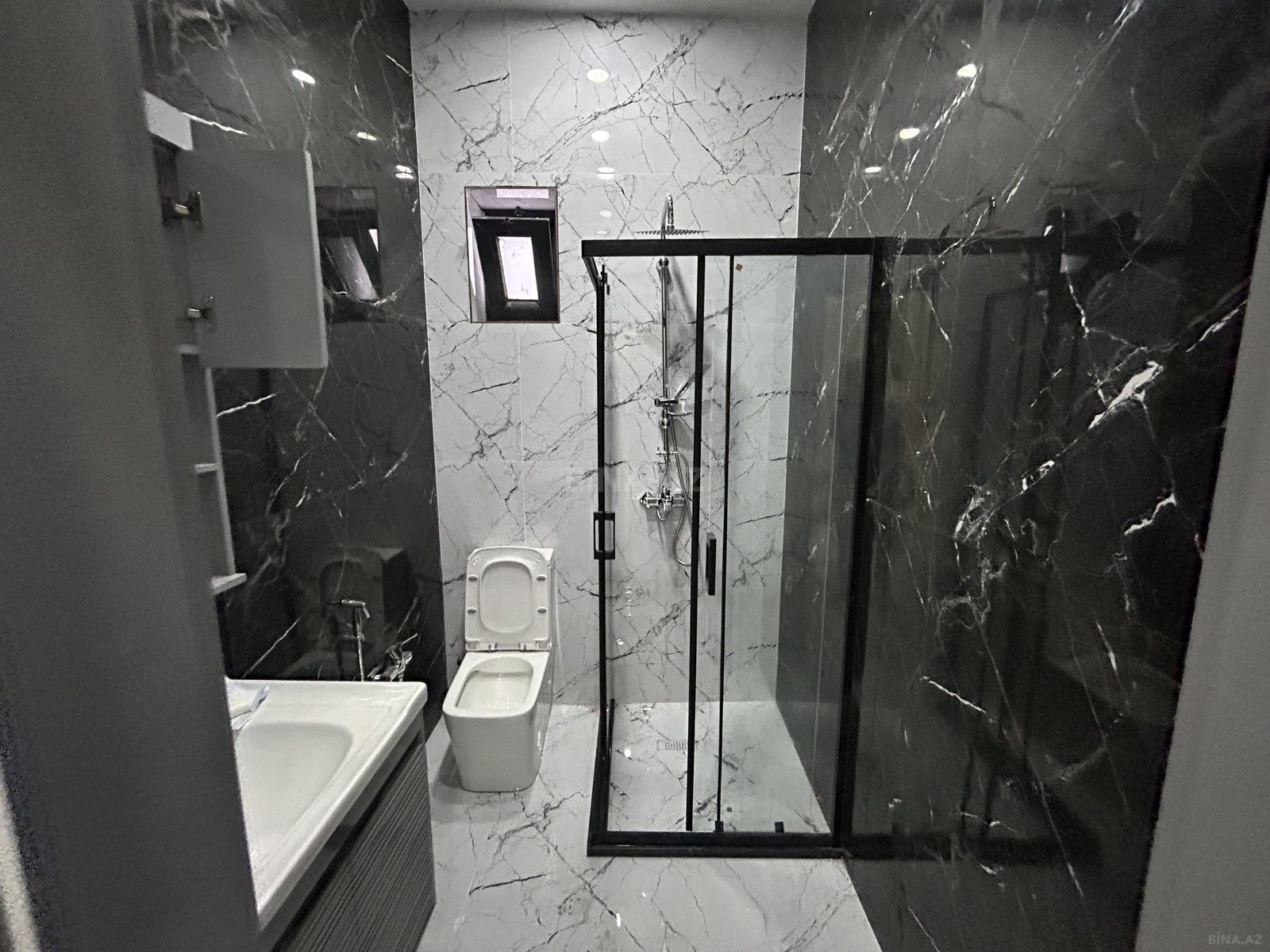 4 otaqlı Həyət evi/Bağ evi, Şüvəlan q., Bakı