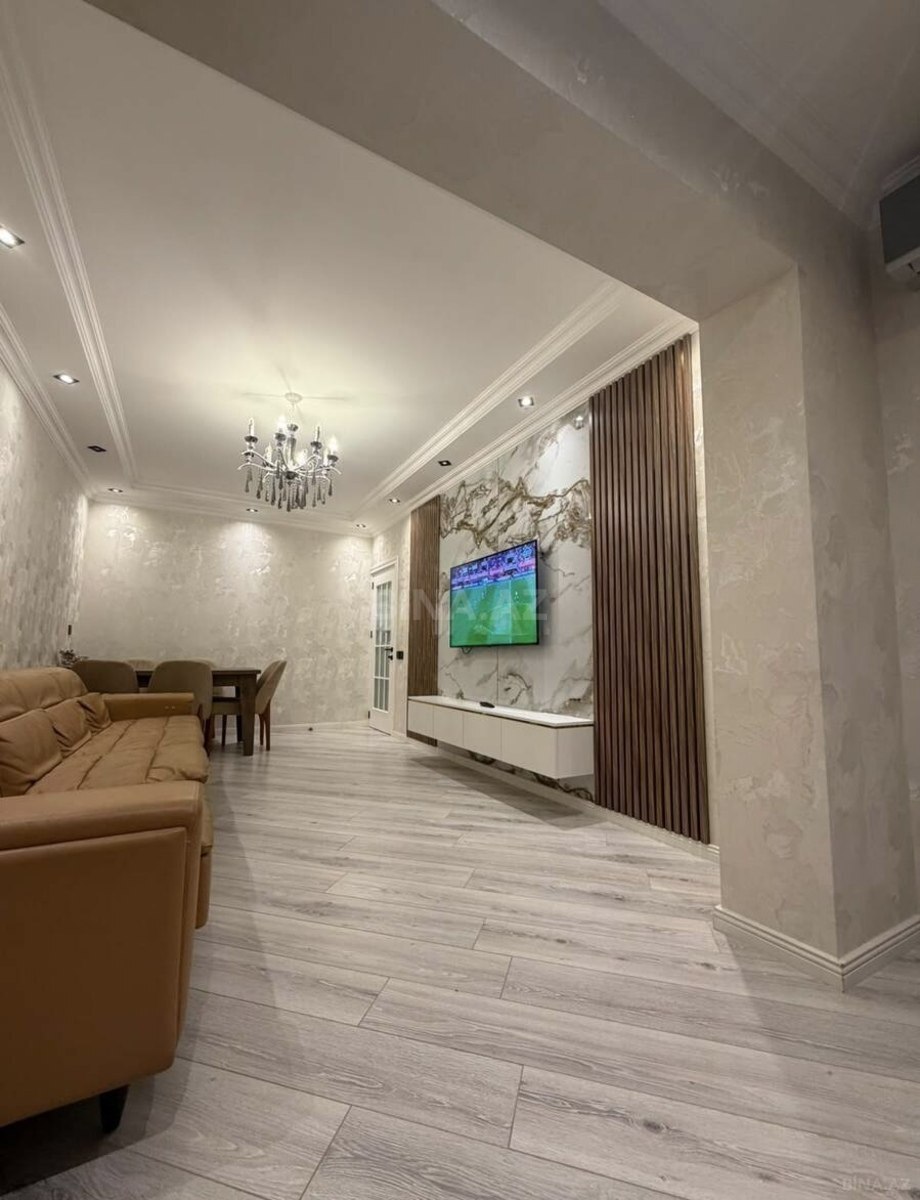3 otaqlı Köhnə tikili, Xalqlar Dostluğu m., Bakı