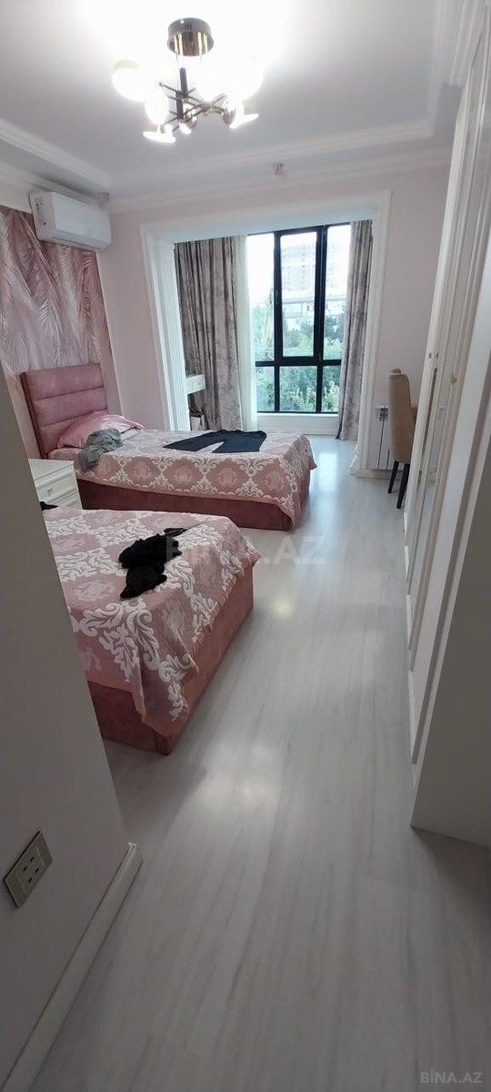 3 otaqlı Köhnə tikili, Xalqlar Dostluğu m., Bakı