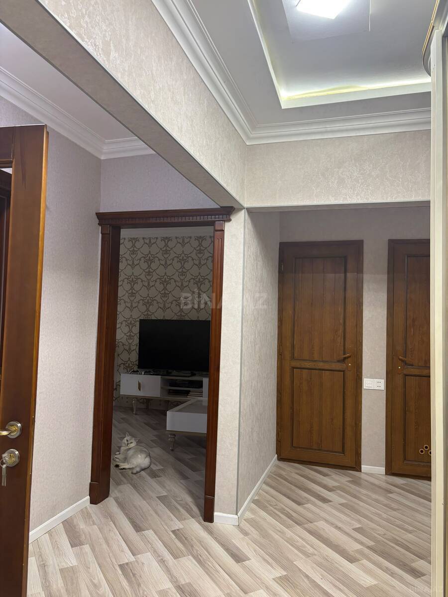 3 otaqlı Köhnə tikili, Xalqlar Dostluğu m., Bakı