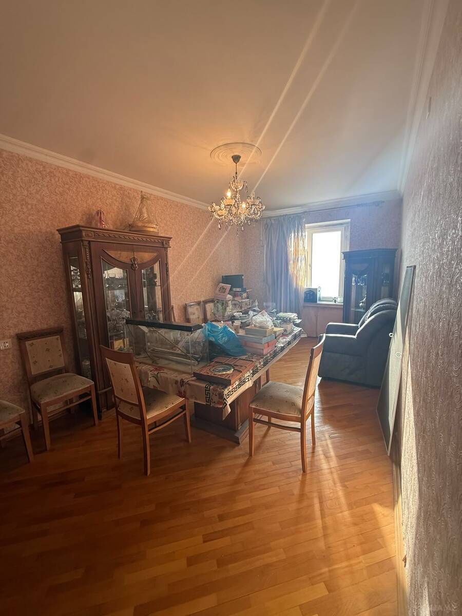 4 otaqlı Köhnə tikili, Əhmədli m., Bakı