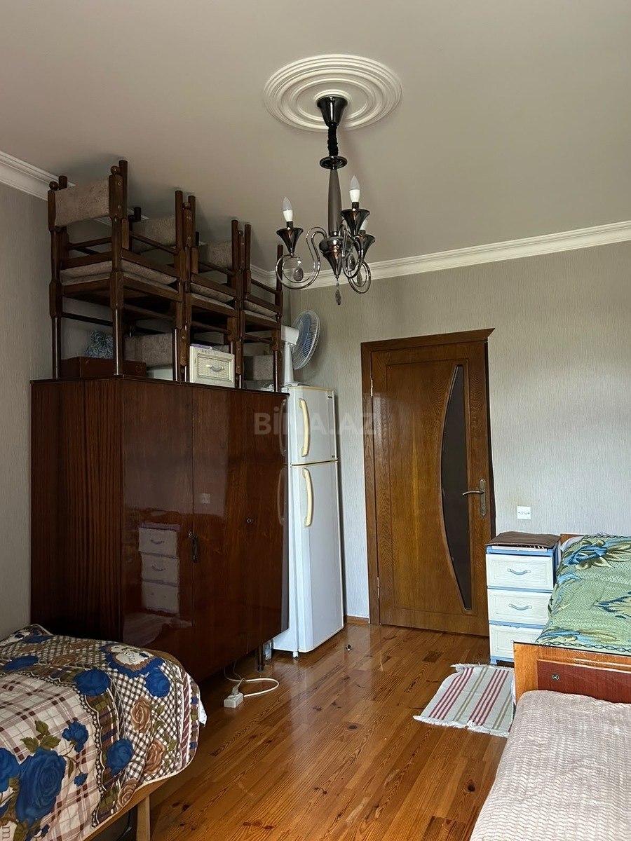 4 otaqlı Köhnə tikili, Yeni Günəşli q., Bakı