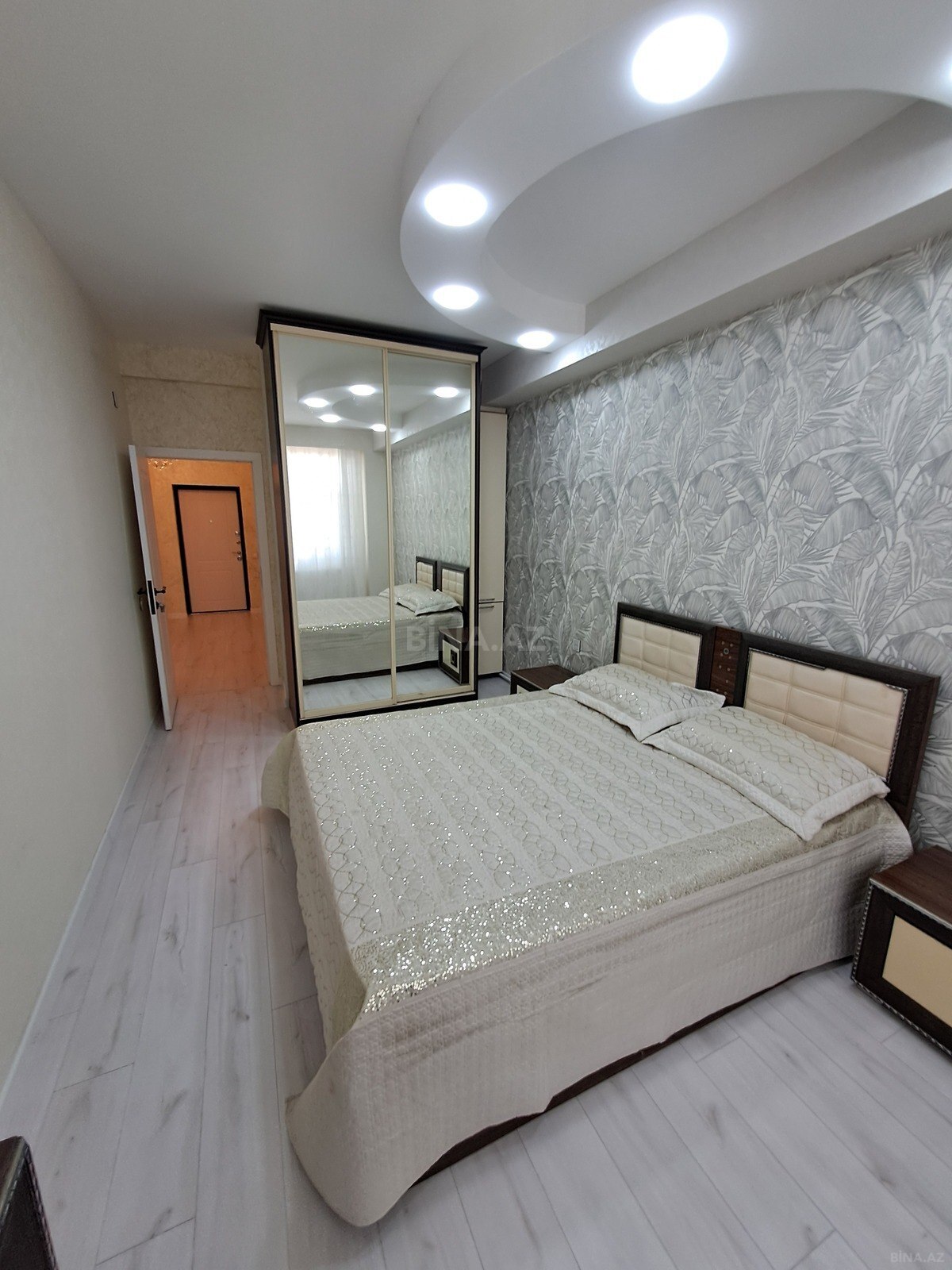 2 otaqlı Yeni tikili, 8-ci mikrorayon q., Bakı