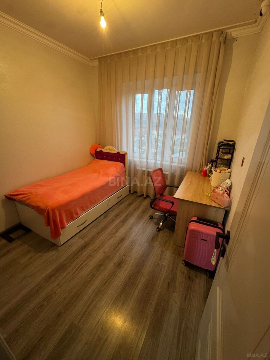 4 otaqlı Köhnə tikili, Bakıxanov q., Bakı