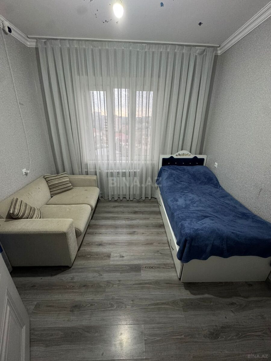4 otaqlı Köhnə tikili, Bakıxanov q., Bakı