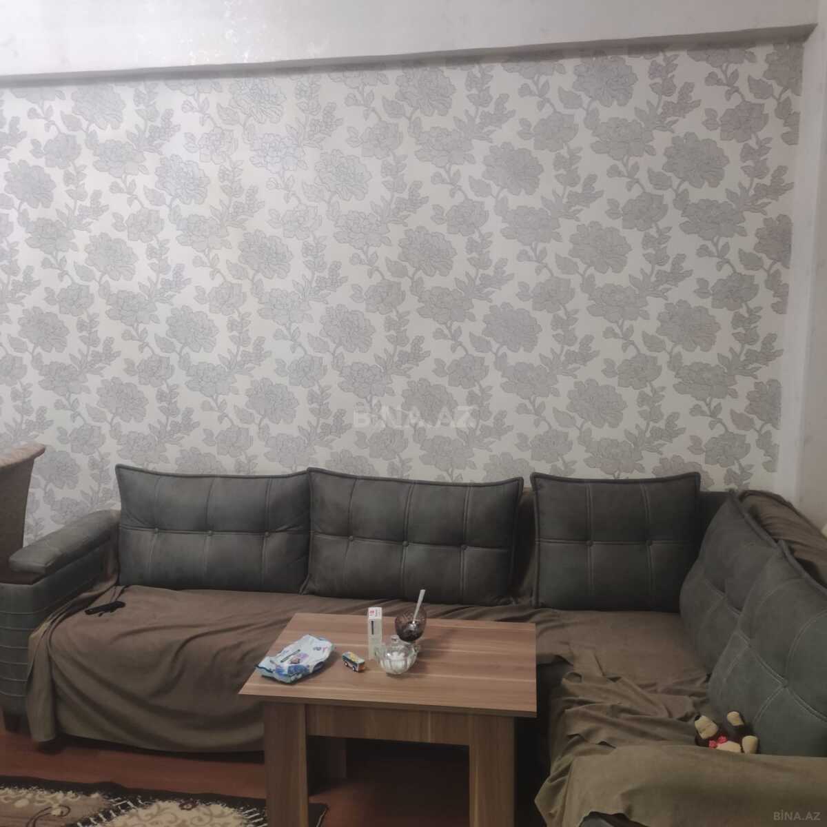 3 otaqlı Yeni tikili, Xırdalan