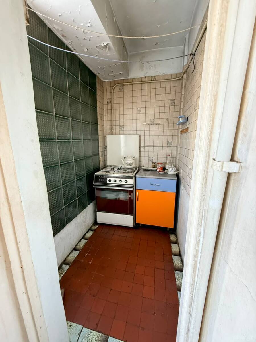 3 otaqlı Köhnə tikili, Elmlər Akademiyası m., Bakı