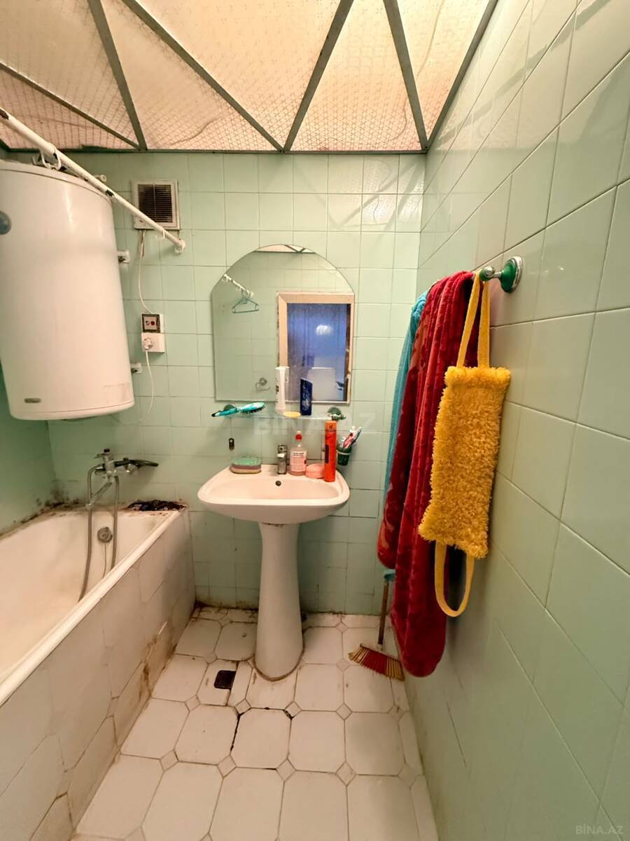 3 otaqlı Köhnə tikili, Elmlər Akademiyası m., Bakı