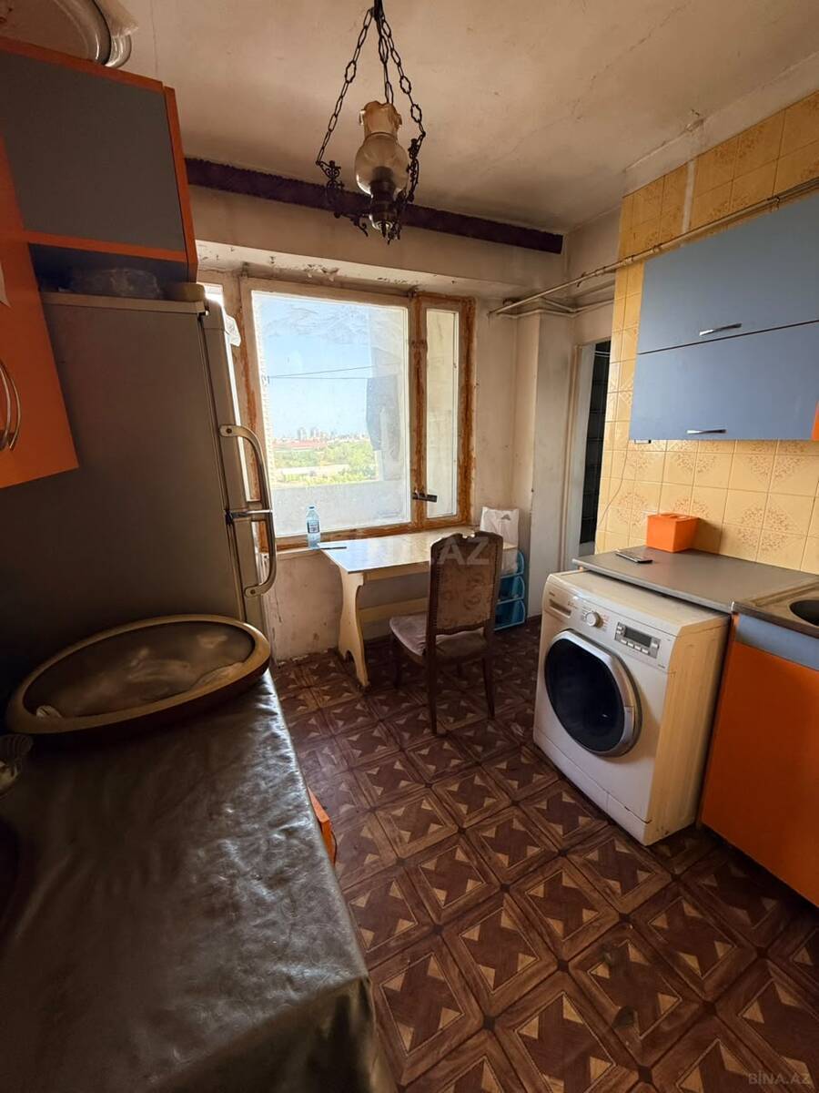 3 otaqlı Köhnə tikili, Elmlər Akademiyası m., Bakı