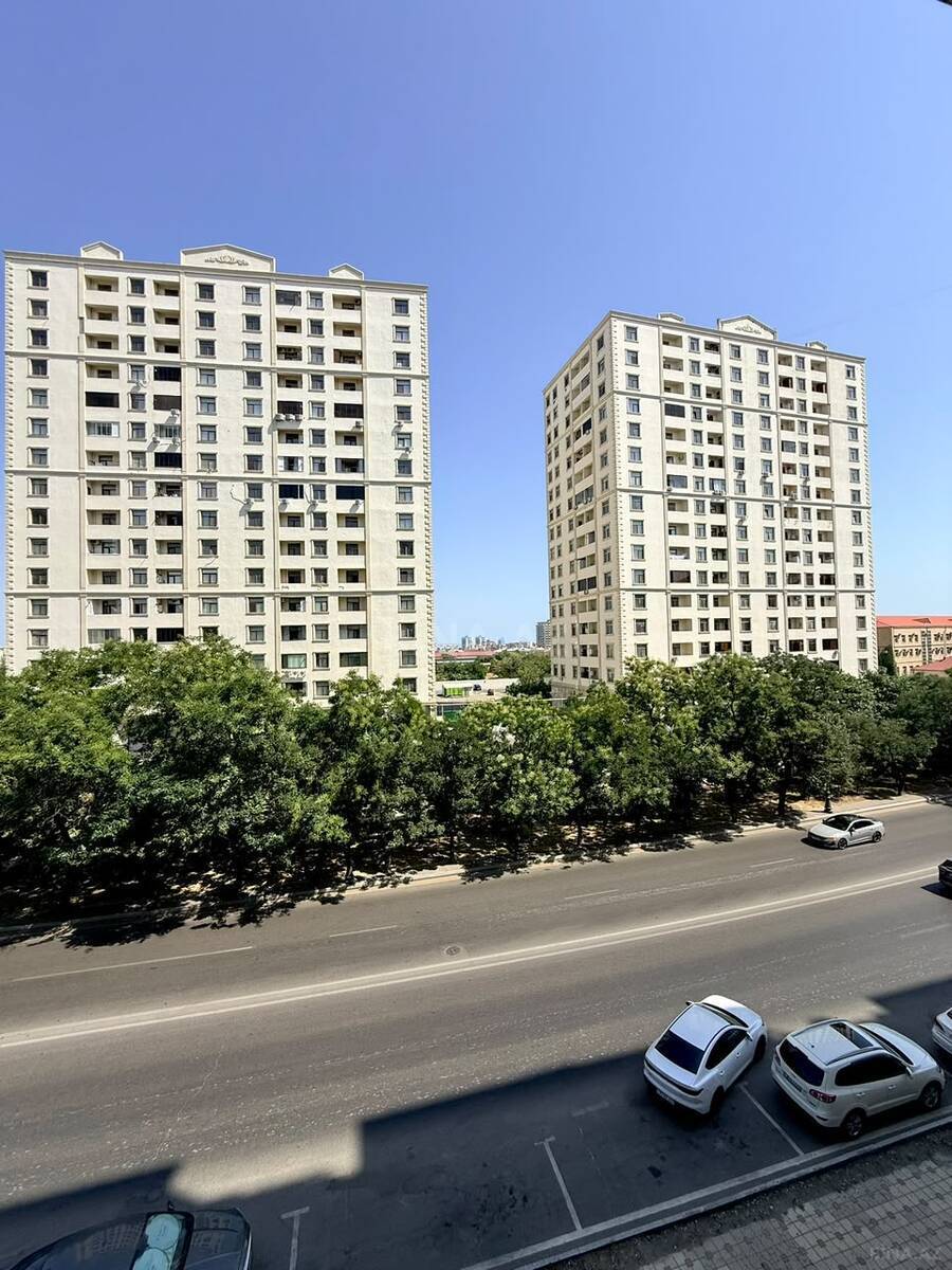 3 otaqlı Köhnə tikili, Elmlər Akademiyası m., Bakı