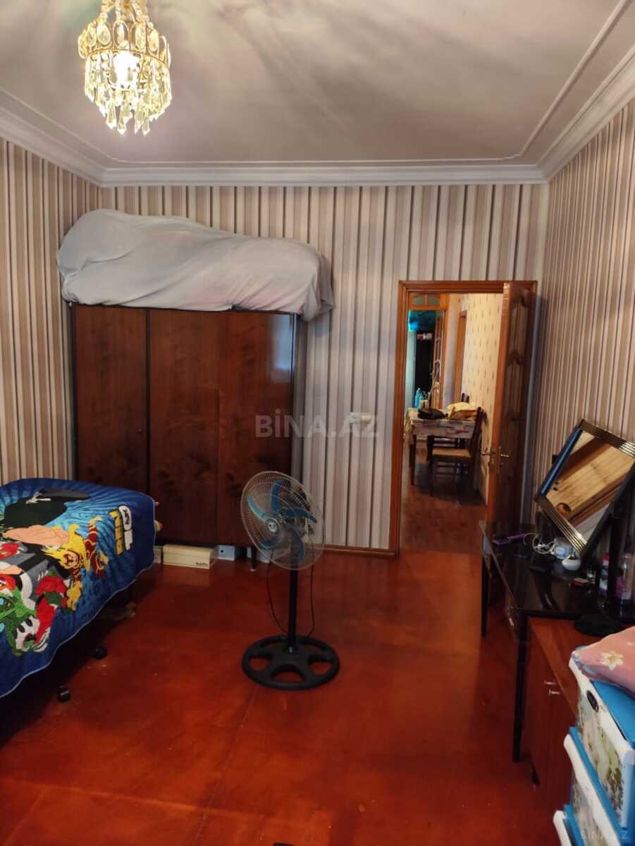 2 otaqlı Köhnə tikili, Memar Əcəmi m., Bakı