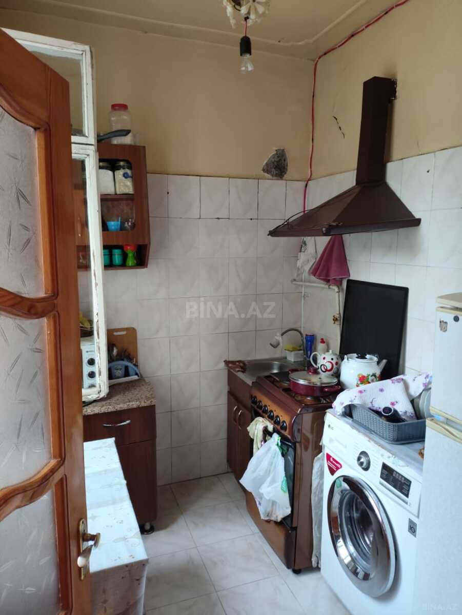 2 otaqlı Köhnə tikili, Memar Əcəmi m., Bakı