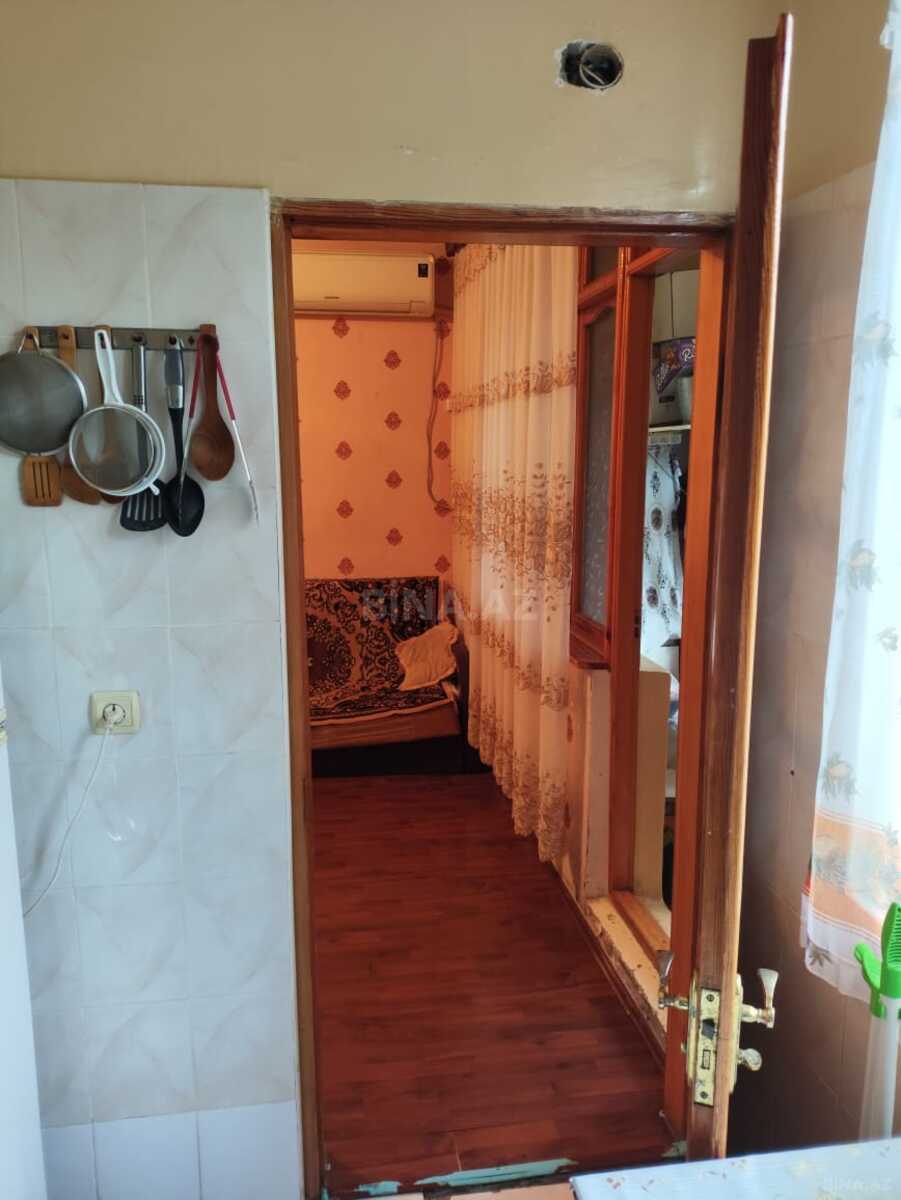 2 otaqlı Köhnə tikili, Memar Əcəmi m., Bakı
