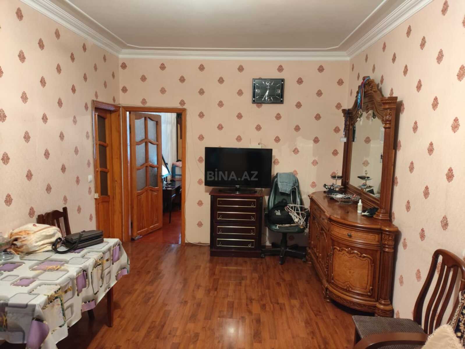 2 otaqlı Köhnə tikili, Memar Əcəmi m., Bakı