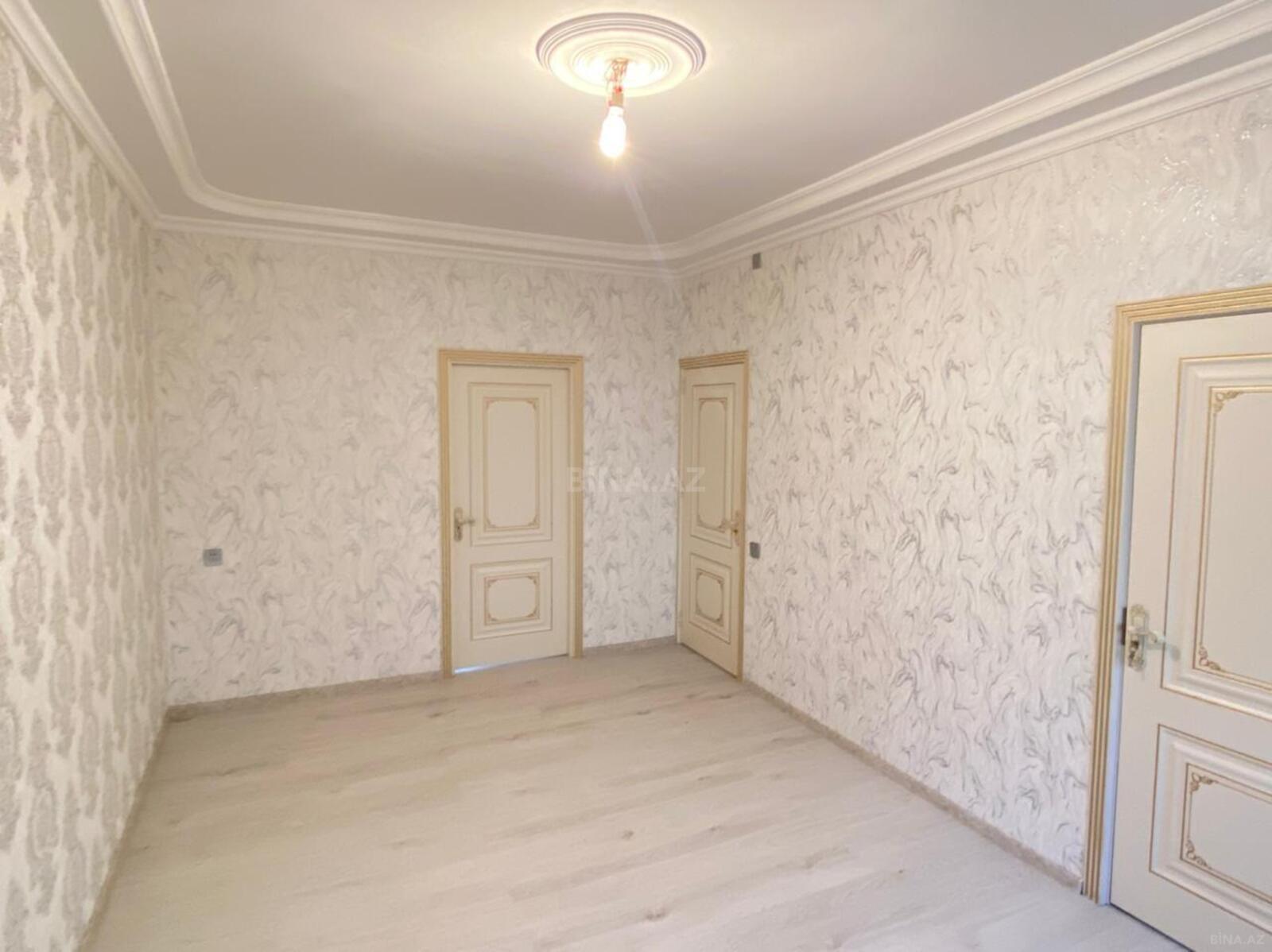 3 otaqlı Köhnə tikili, Memar Əcəmi m., Bakı