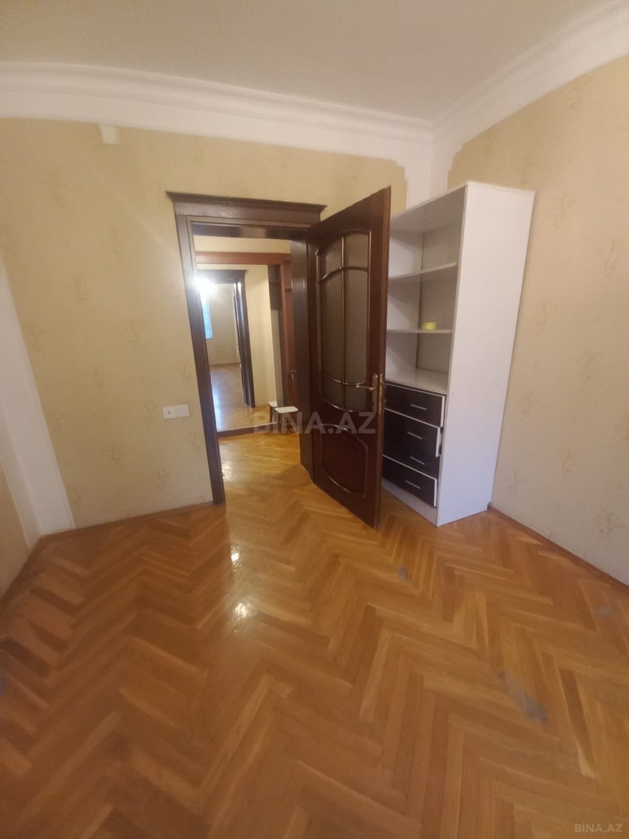 3 otaqlı Köhnə tikili, Əhmədli m., Bakı