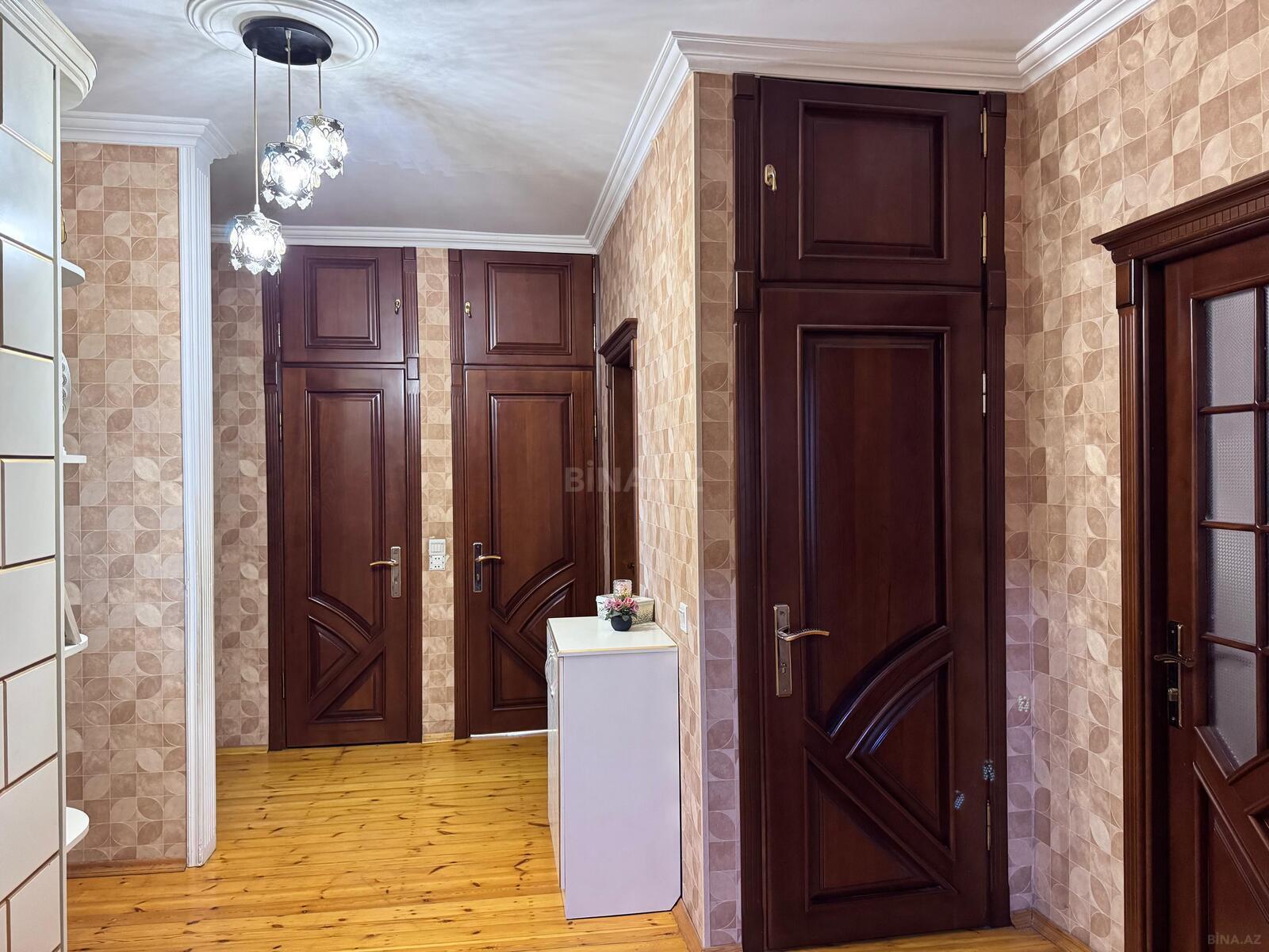 4 otaqlı Köhnə tikili, Əhmədli m., Bakı