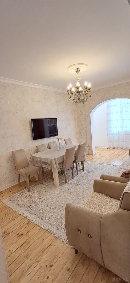 2 otaqlı, 60.0 m², 8-ci mikrorayon