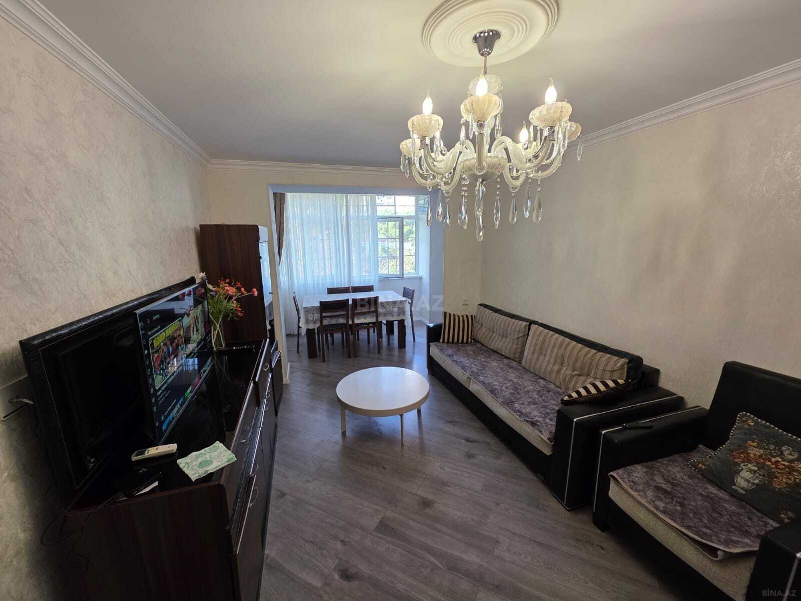 3 otaqlı Köhnə tikili, Neftçilər m., Bakı