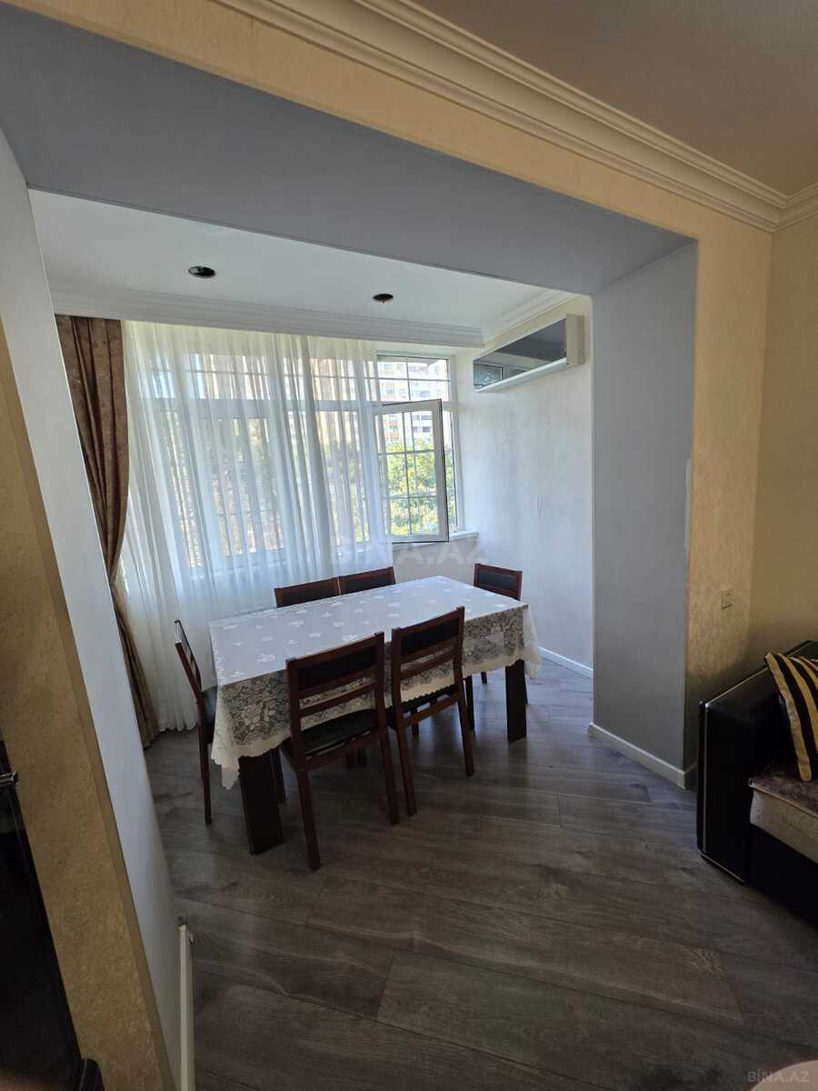 3 otaqlı Köhnə tikili, Neftçilər m., Bakı