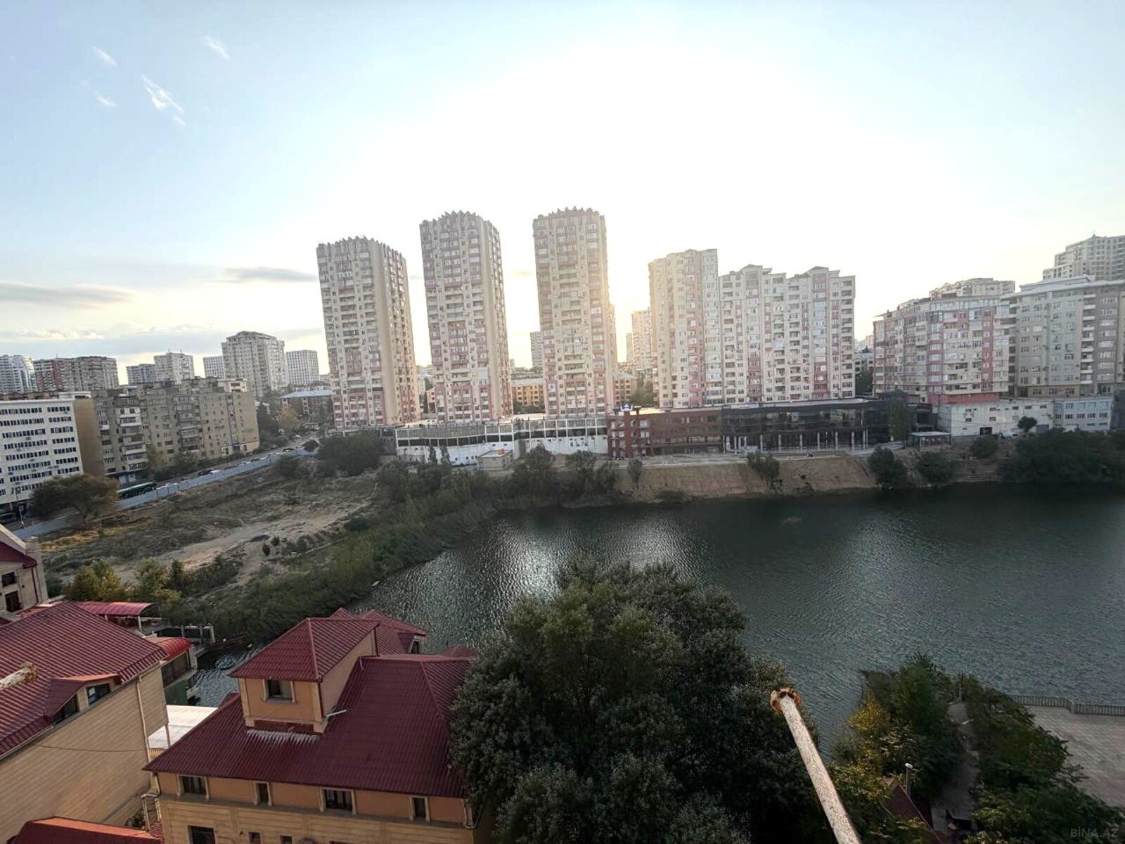 3 otaqlı Yeni tikili, İnşaatçılar m., Bakı