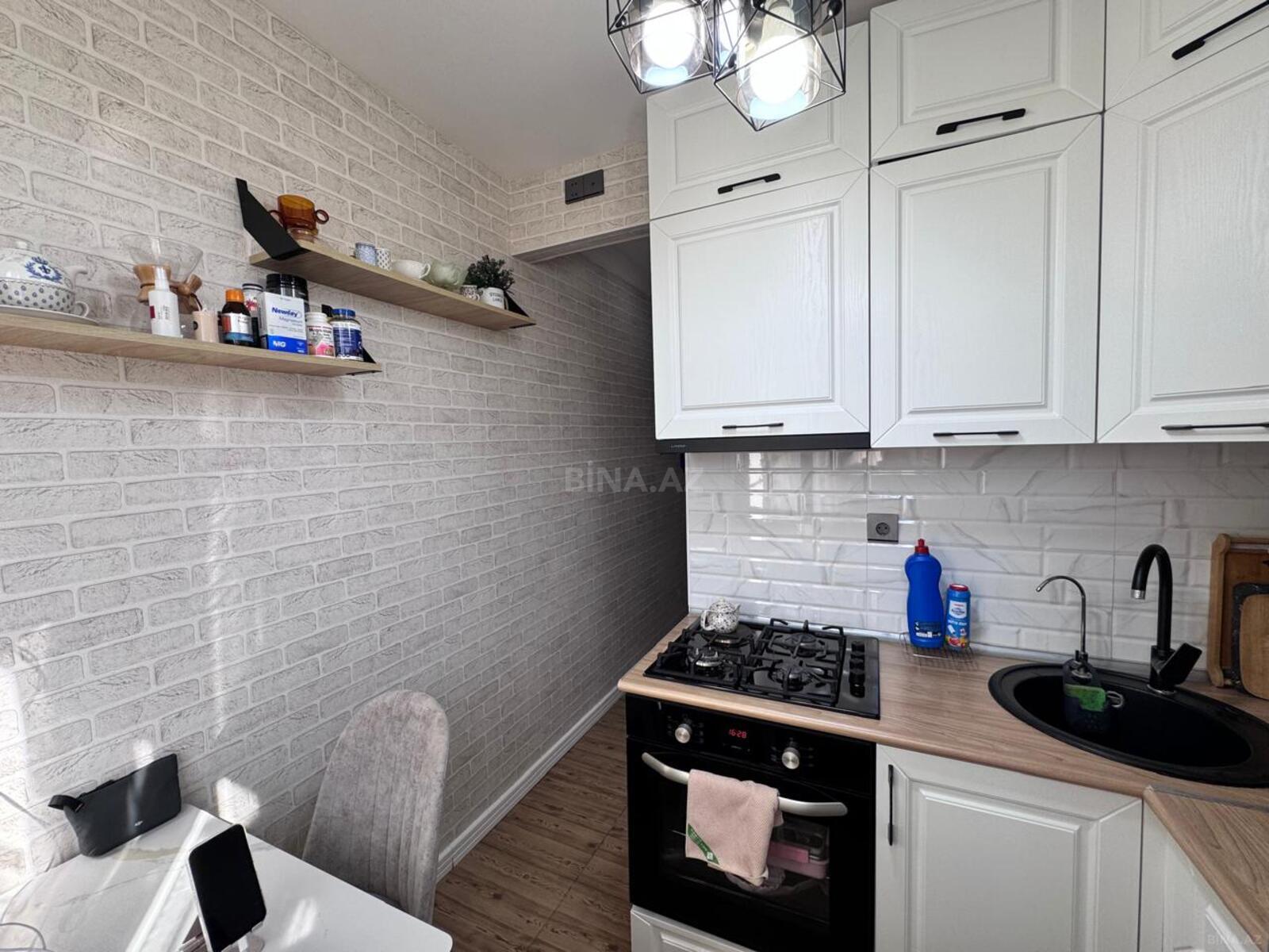2 otaqlı Köhnə tikili, Azadlıq Prospekti m., Bakı