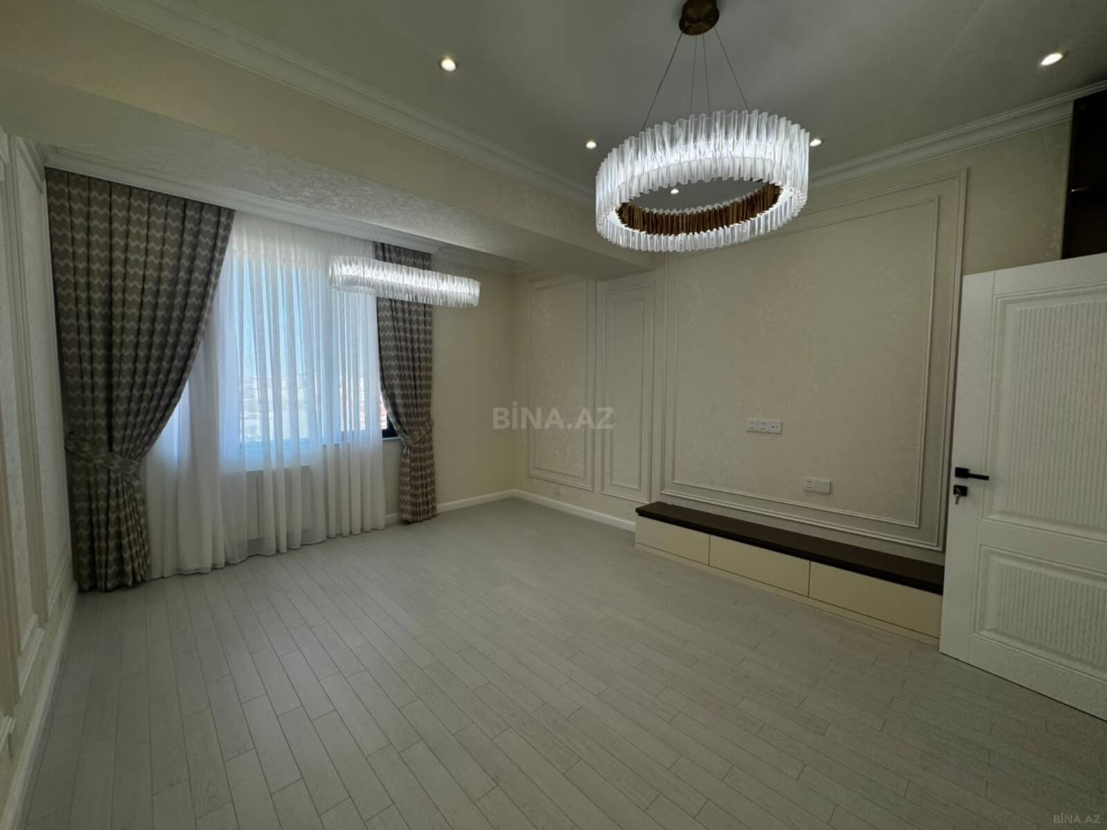 3 otaqlı Yeni tikili, Şah İsmayıl Xətai m., Bakı