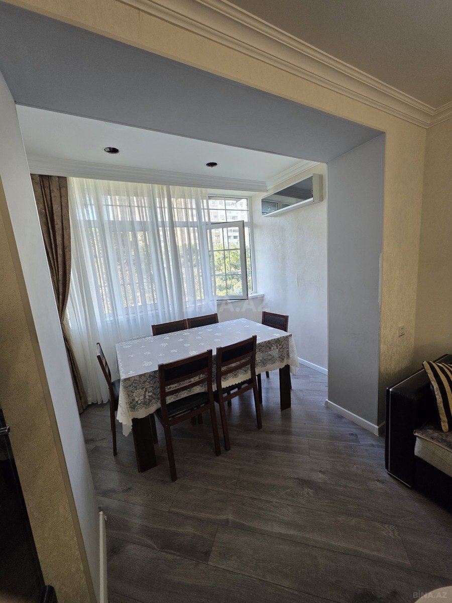 3 otaqlı Köhnə tikili, Neftçilər m., Bakı