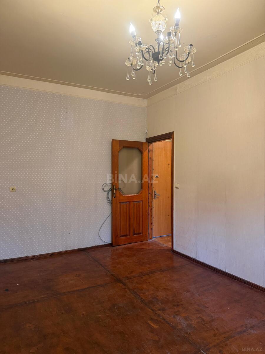 2 otaqlı Köhnə tikili, Memar Əcəmi m., Bakı