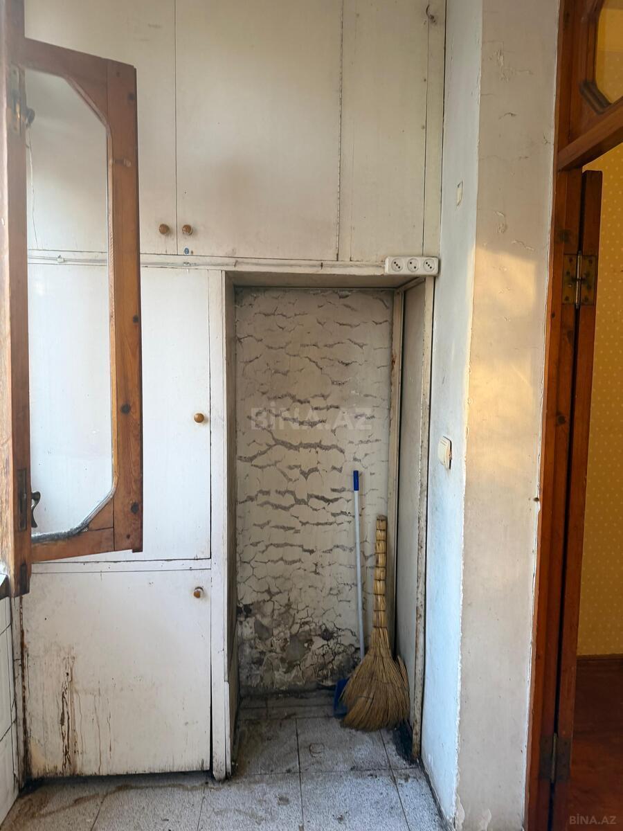 2 otaqlı Köhnə tikili, Memar Əcəmi m., Bakı